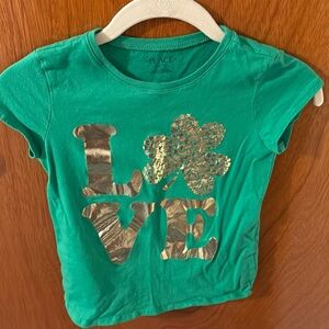 Children’s place like new T-shirt size M 7/8